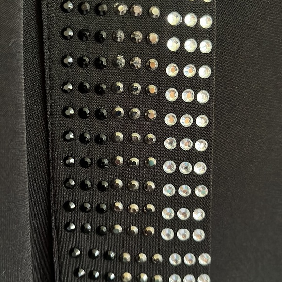 Cropped black sweater with some sparkle! - Picture 4 of 6